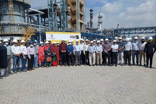 বসুন্ধরা বিটুমিন প্লান্ট দেখে সন্তোষ সওজ কর্মকর্তাদের