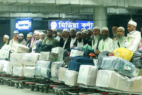 এবিজি বসুন্ধরার সহযোগিতায় ওমরাহ করে ফিরলেন তৃতীয় কাফেলার ২৭ মুসল্লি